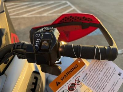 2026 Can-Am Renegade X mr 1000 R Hyper Silver & Legion Red — photo 9 view