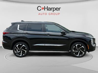 2023 Mitsubishi Outlander — side profile view