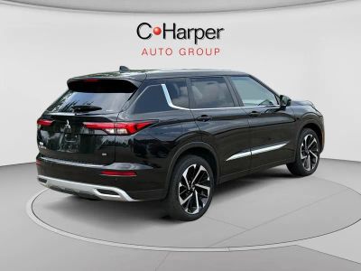 2023 Mitsubishi Outlander — rear three-quarter view