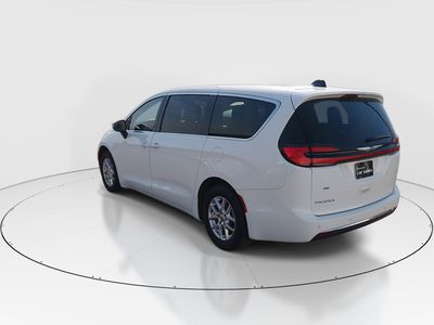 2023 Chrysler Pacifica — detail view