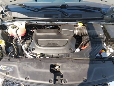2023 Chrysler Pacifica — photo 9 view