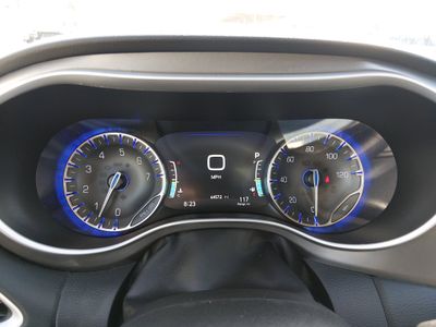 2023 Chrysler Pacifica — photo 14 view