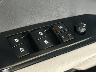 2018 Toyota Camry - Photo 13