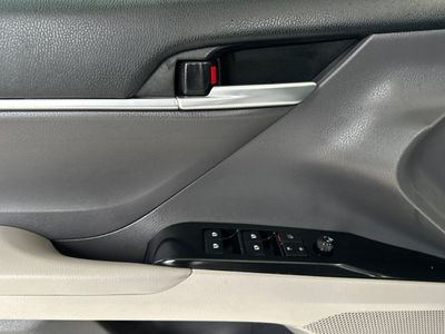2018 Toyota Camry - Photo 12