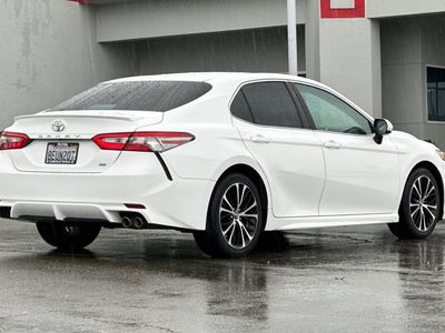 2018 Toyota Camry - Photo 2