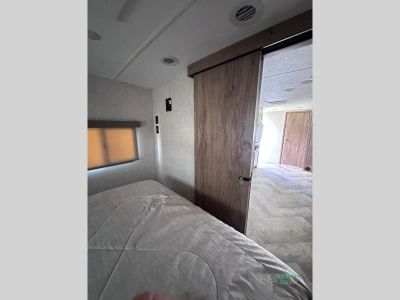 2023 Palomino Solaire — photo 26 view