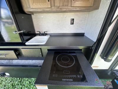 2023 Palomino Solaire — photo 10 view