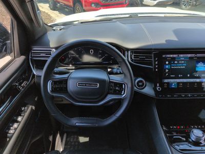 2023 Jeep Grand Wagoneer - Photo 16
