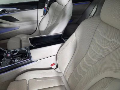 2022 BMW 8 Series — photo 23 view