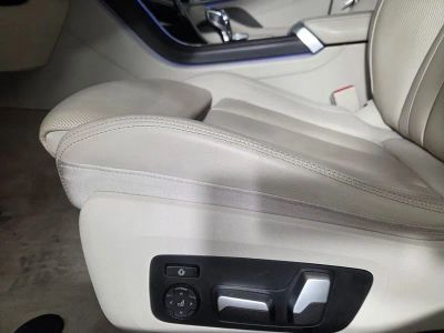 2022 BMW 8 Series — photo 13 view