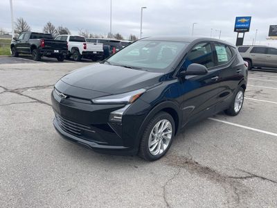 2027 Chevrolet Bolt - Photo 7