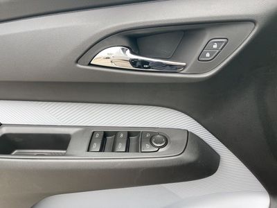 2027 Chevrolet Bolt - Photo 31