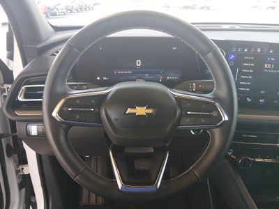 2025 Chevrolet Traverse - Photo 12