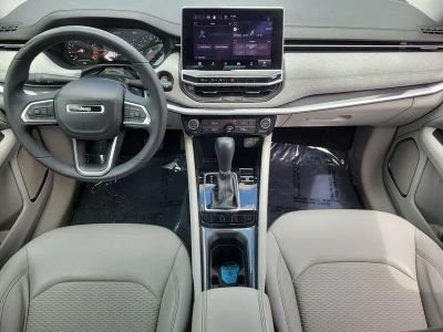 2022 Jeep Compass — photo 13 view