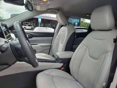 2022 Jeep Compass — photo 16 view