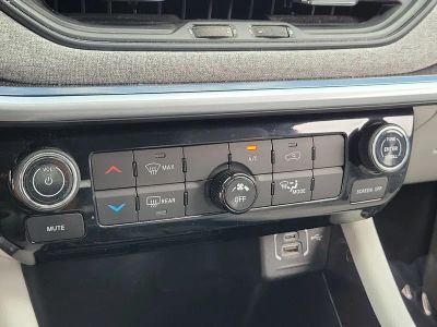 2022 Jeep Compass — photo 29 view