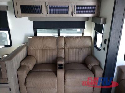 2025 Palomino Puma - Photo 32