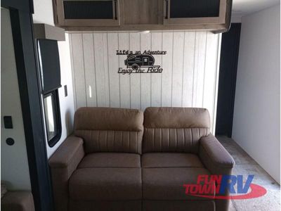 2025 Palomino Puma - Photo 33