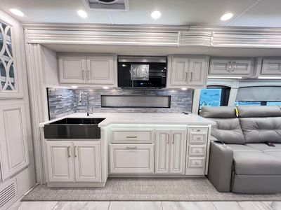 2026 Fleetwood DISCOVERY LXE - Photo 8