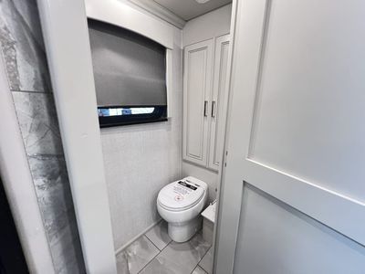 2026 Fleetwood DISCOVERY LXE - Photo 23