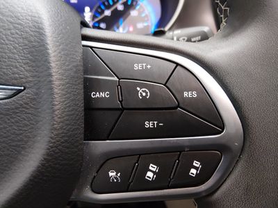 2024 Chrysler Pacifica — photo 21 view
