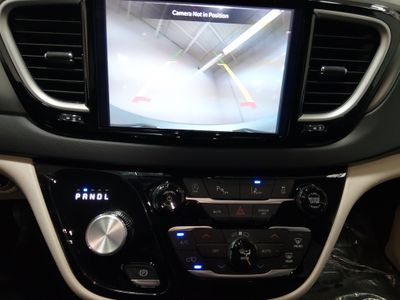 2024 Chrysler Pacifica — photo 16 view