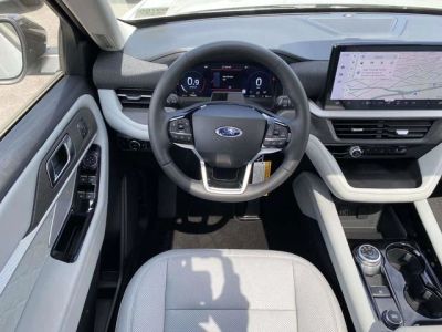 2026 Ford Explorer — photo 10 view
