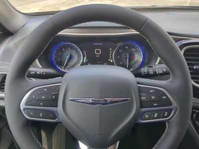2026 Chrysler Pacifica — photo 33 view