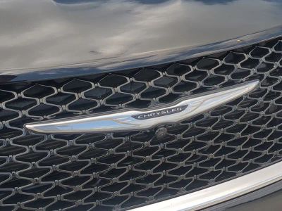 2026 Chrysler Pacifica — photo 13 view