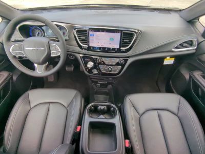 2026 Chrysler Pacifica — photo 19 view