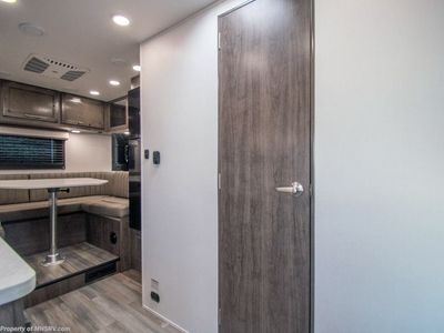 2026 Entegra Coach Odyssey SE - Photo 8