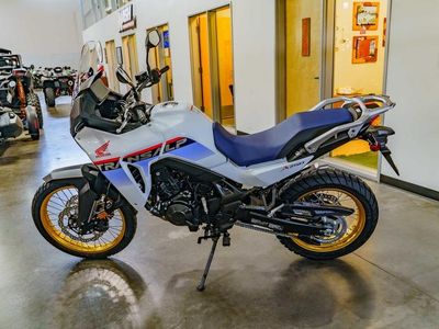 2025 Honda Transalp - Photo 7