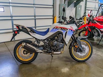 2025 Honda Transalp - Photo 6