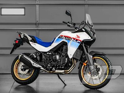 2025 Honda Transalp - Photo 5