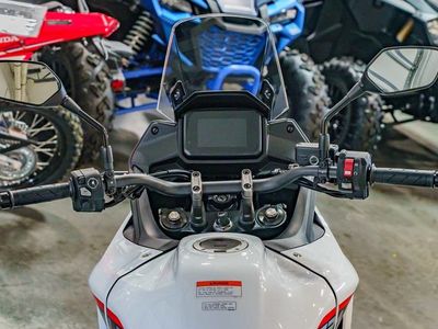 2025 Honda Transalp - Photo 8