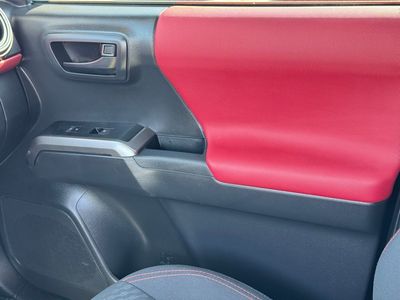 2022 Toyota Tacoma SR5 Double Cab - Photo 18