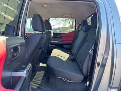 2022 Toyota Tacoma SR5 Double Cab - Photo 13