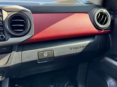 2022 Toyota Tacoma SR5 Double Cab - Photo 17