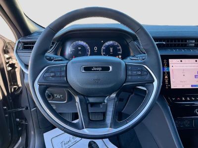 2026 Jeep Grand Cherokee — photo 11 view