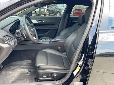 2024 Cadillac CT4-V - Photo 5