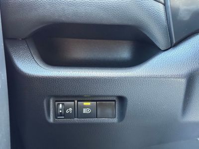 2024 Toyota RAV4 XLE - Photo 25