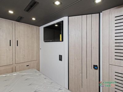2026 Grand Design Lineage Series F - Photo 19