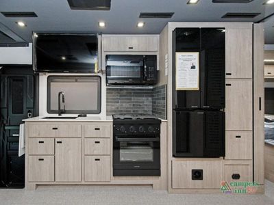 2026 Grand Design Lineage Series F - Photo 9