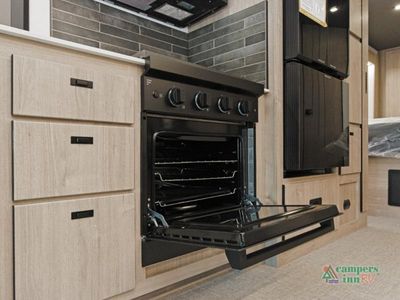 2026 Grand Design Lineage Series F - Photo 16