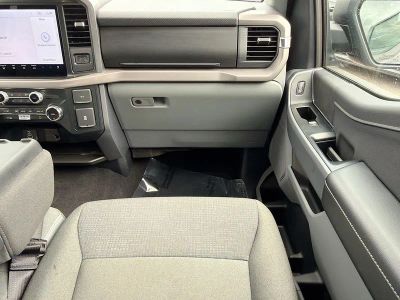 2025 Ford F-150 — photo 17 view