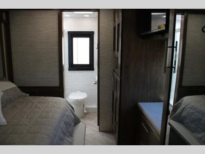 2025 Jayco Seneca - Photo 14