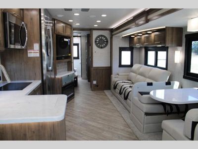 2025 Jayco Seneca - Photo 8