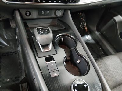 2024 Nissan Rogue — photo 12 view