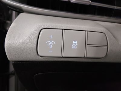 2024 Hyundai Elantra — photo 13 view