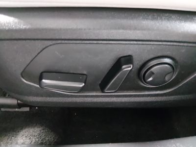 2024 Hyundai Elantra — photo 21 view